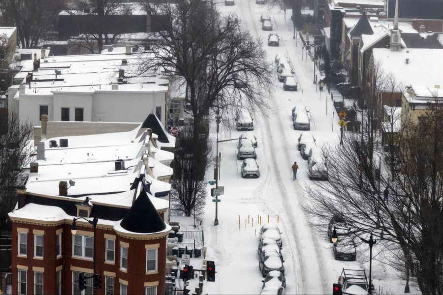 Die Nau.ch-Leserin Jessica Müller*, die dort lebt und arbeitet, sagt: «Die Läden sind leer wie während Covid»