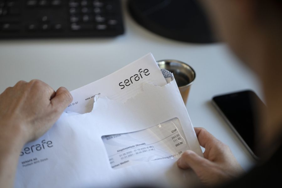 Die SRG-Initiative verlangt, dass die Haushalte pro Jahr höchstens 200 Franken Radio- und Fernsehabgaben bezahlen müssen.