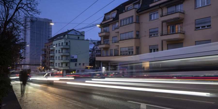 Laut ETH Zürich hängt Stau auch davon ab, wie Wohnen, Arbeiten und Freizeit räumlich verteilt sind. (Symbolbild)