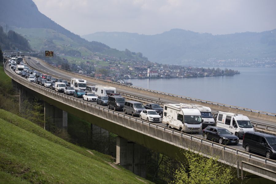 Zeitgleich zu Ostern beginnen nämlich in vielen Schweizer Kantonen und auch im Nachbarland Deutschland die Frühlingsferien.