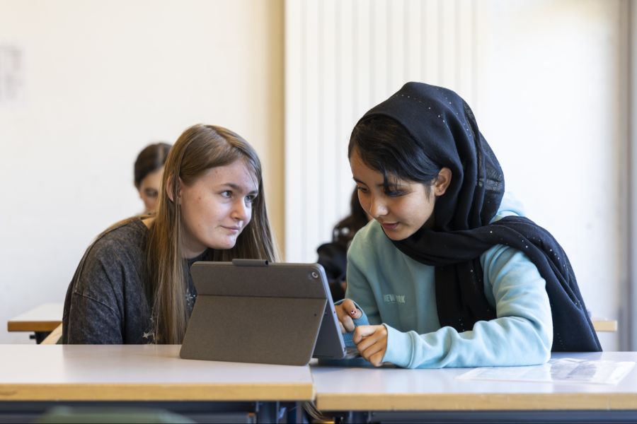 Bei Mädchen sei das Phänomen der sozialen Ansteckung ausgeprägter als bei Jungen. (Symbolbild)