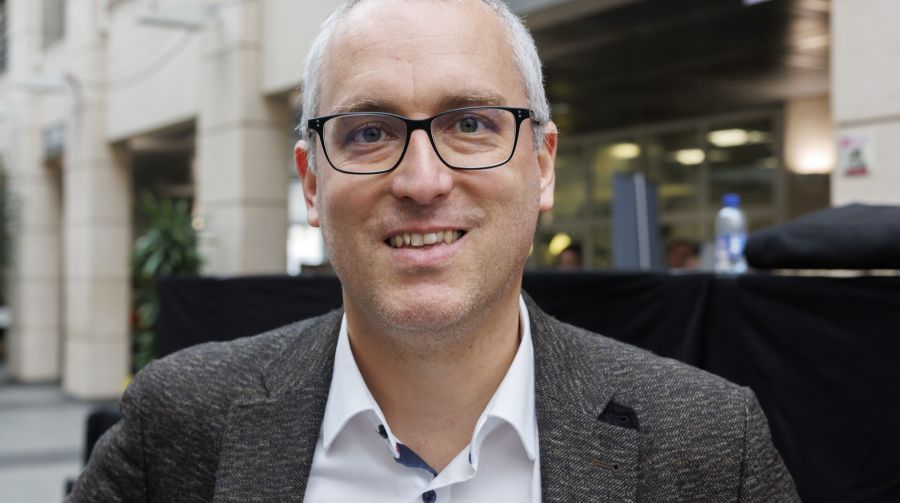 Christian Dandrès vom Schweizerischen Mieterverband erklärt, dass solche Firmen reihenweise Immobilien rauswerfen würden, um die Mieten zu erhöhen.