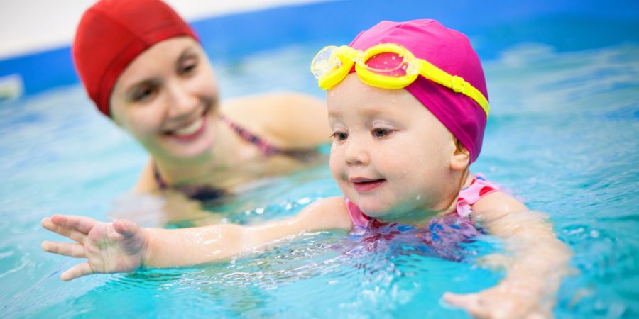 Mutter Kind Schwimmbad Badi