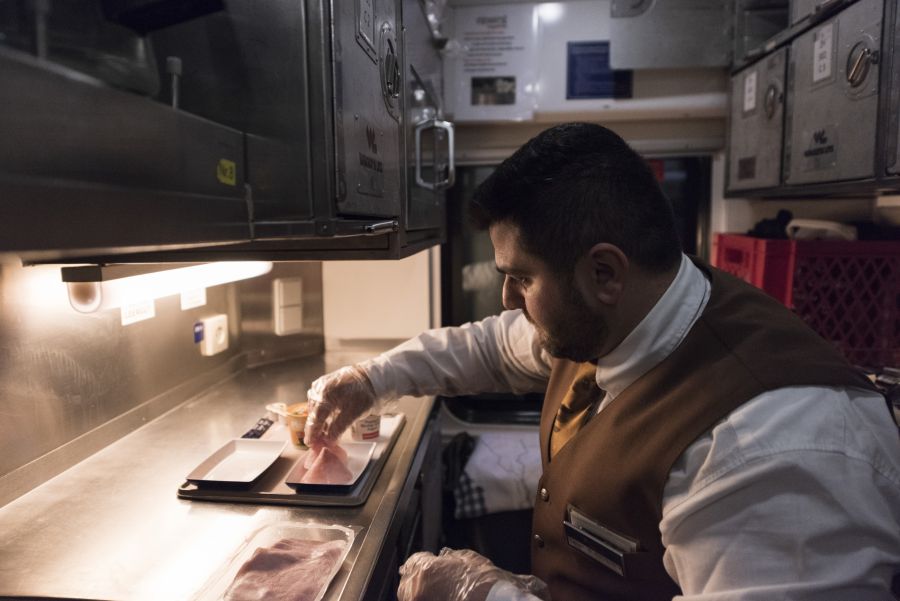 Newrest, das Personal für die ÖBB-Nachtzüge bereitstellt, schliesst den Standort Zürich.