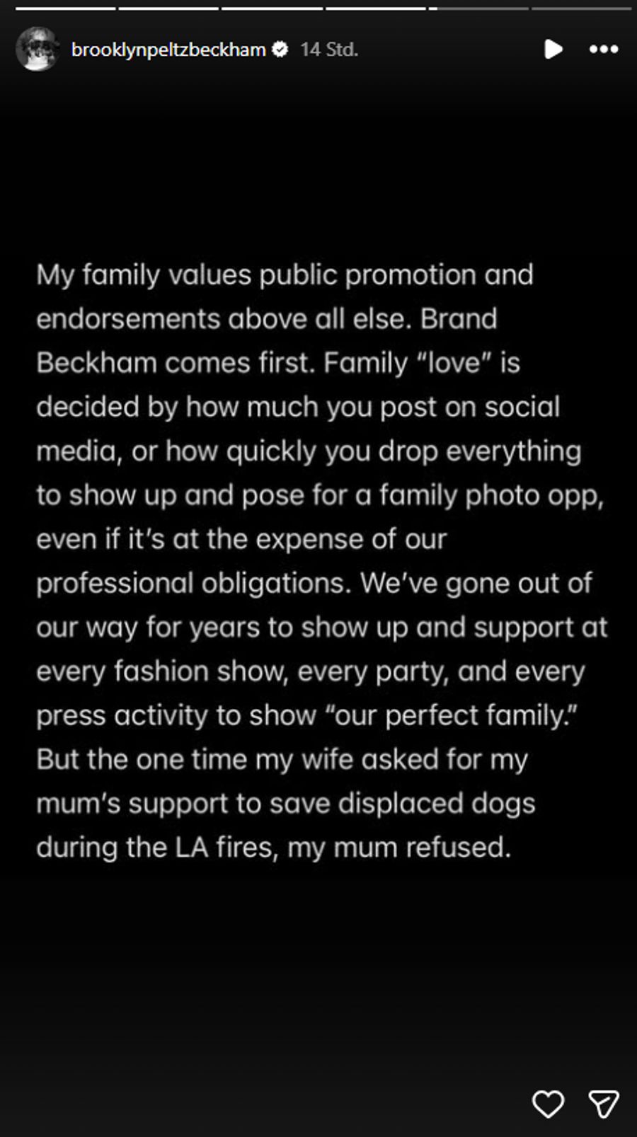 Brooklyn behauptet auch, dass seine Eltern ihn kontrolliert haben.