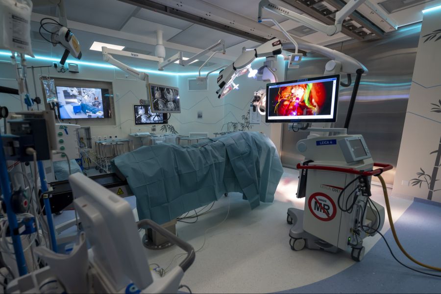 Die Operationen von Brandverletzten finden bei extremen Bedingungen statt. (Symbolbild)