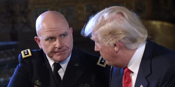 US-Präsident erreichte am Telefon H. R. McMaster (l) statt Henry McMaster. Donald Trump