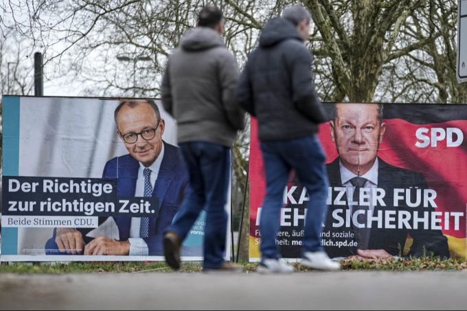 Gemäss den Umfragen könnte es nach der Bundestagswahl knapp für ein Schwarz-Rotes Bündnis in Berlin reichen. Wahlplakate Bundestagswahl