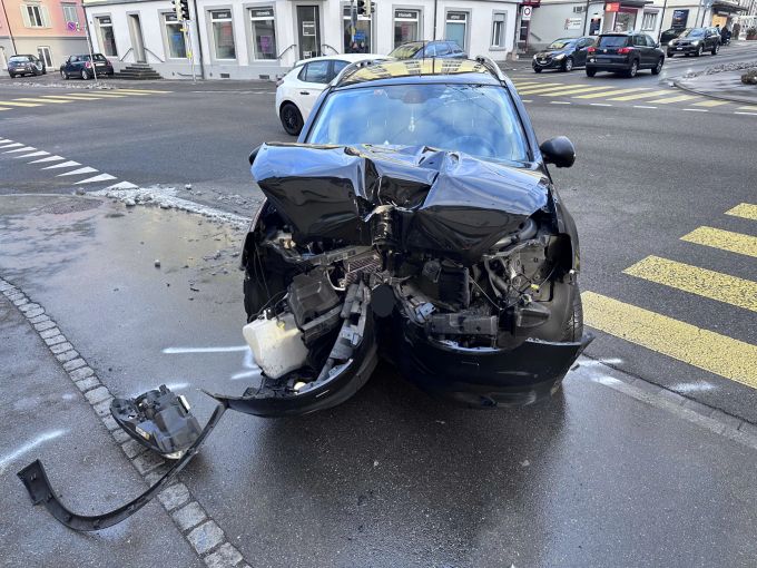 Beim Unfall entstand ein grosser Sachschaden. Sachschaden
