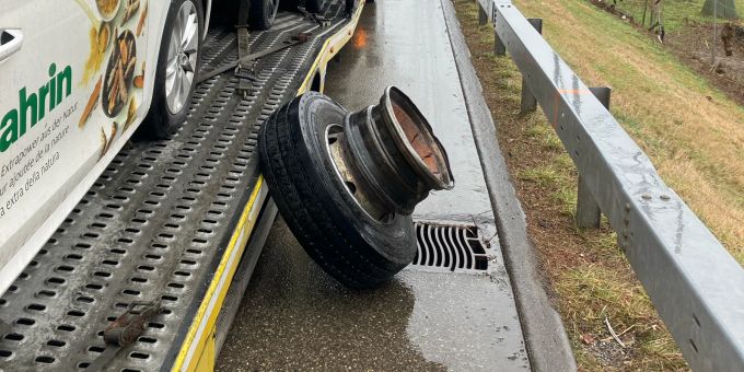 Glarus: Radverlust auf der Autobahn. Glarus