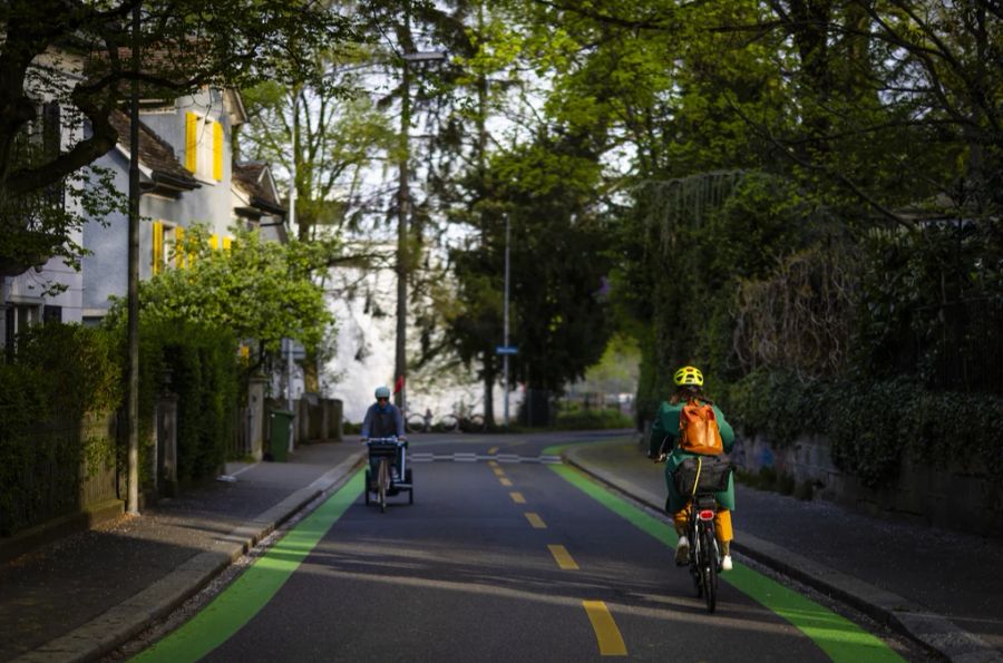 Dass 110 Parkplätze wegfallen, kommt ebenfalls nicht gut an. (Bild von der Mühlebachstrasse)