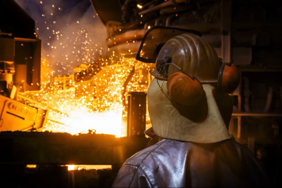 Ein Schmelzofen im Stahlwerk der Steeltec AG, einem Tochterunternehmen der Swiss Steel. (Archivbild)