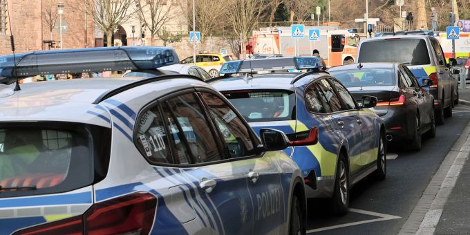 Nach dem Messerangriff in Aschaffenburg sind nun die Behörden gefragt. (Archivbild) Ralf Hettler/dpa Gewalttat mit Toten und Schwerverletzten in Aschaffenburg