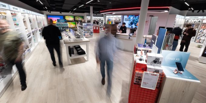 Interdiscount setzt beim neuen Ladenkonzept auf Erlebbarkeit. Doch noch nicht alle Filialen sind umgerüstet. Interdiscount