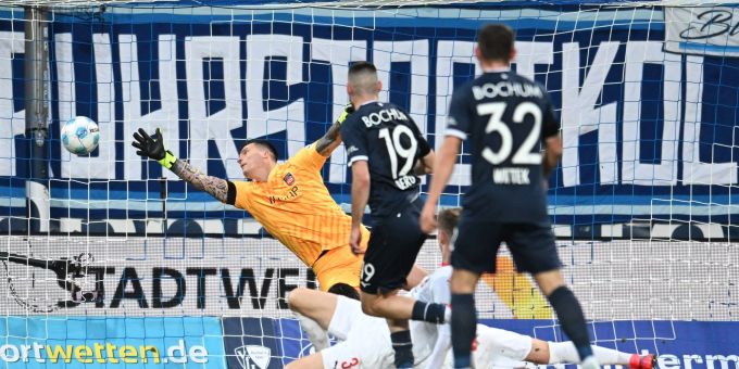 Matus Bero (M) trifft für Bochum zum 2:0. Bochum Heidenheim Bundesliga