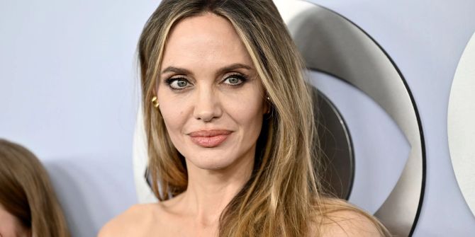 Angelina Jolie