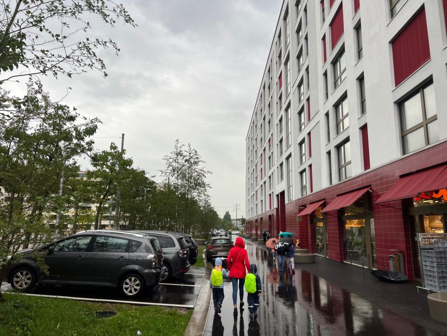 Manche Autos wurden sogar auf Kinder eingelöst, die gar nicht in der Siedlung wohnen.
