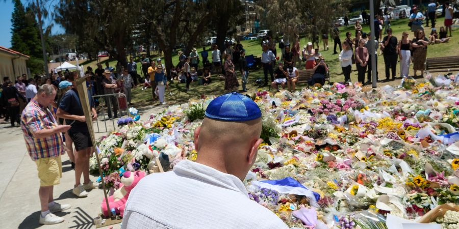 Australia mourns Bondi Beach shooting victims