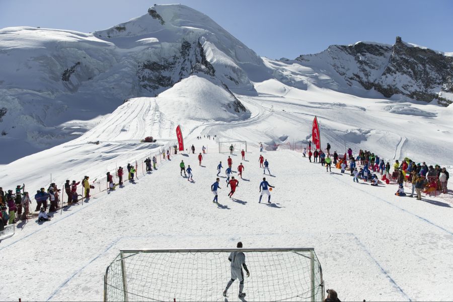 Immer mehr Arbeitgeber in Touri-Magneten wie Saas-Fee bieten nun selbst Wohnungen an. (Symbolbild)