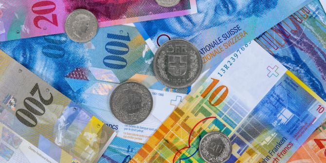 Schweizer Franken Geldscheine Münzen
