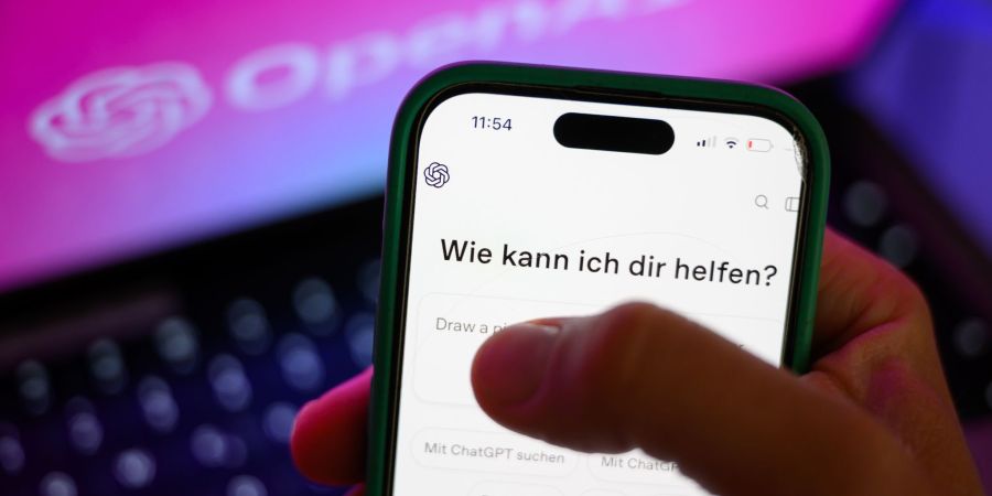 Der Einsatz von KI-Software schlägt der Studie zufolge vor allem auf Einstiegsjobs für junge Arbeitnehmer durch. (Archivbild)