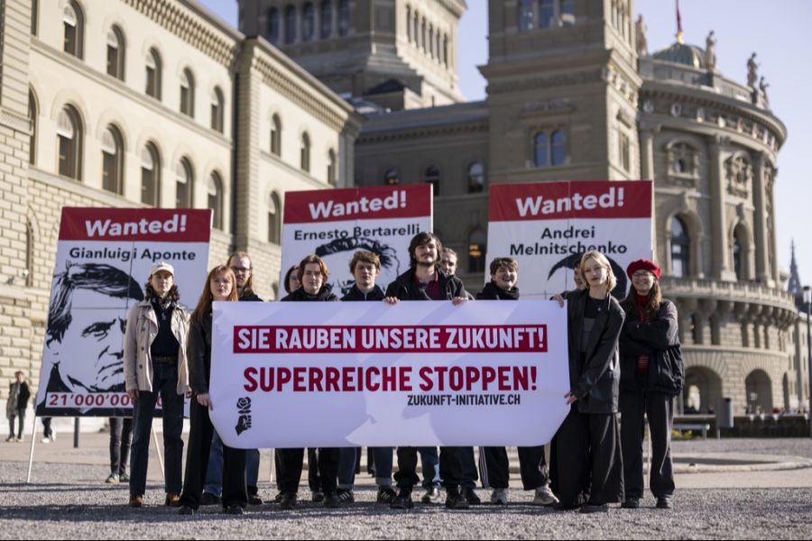 Die Volksinitiative fordert, dass der Bund eine Erbschafts- und Schenkungssteuer in Höhe von 50 Prozent erhebt.