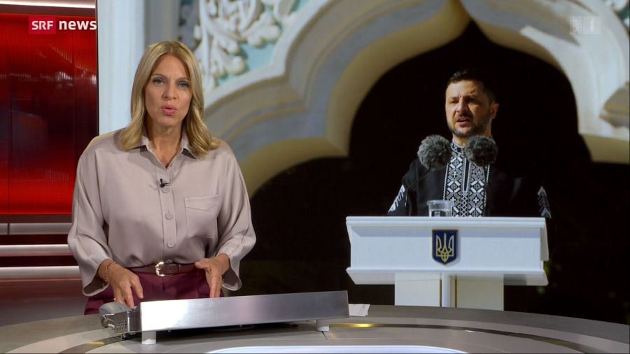 Hier ein Beispiel für die Outfit-Politik bei SRF: In der «Tagesschau» vom 24. August trägt Moderatorin Andrea Vetsch diese Bluse ...