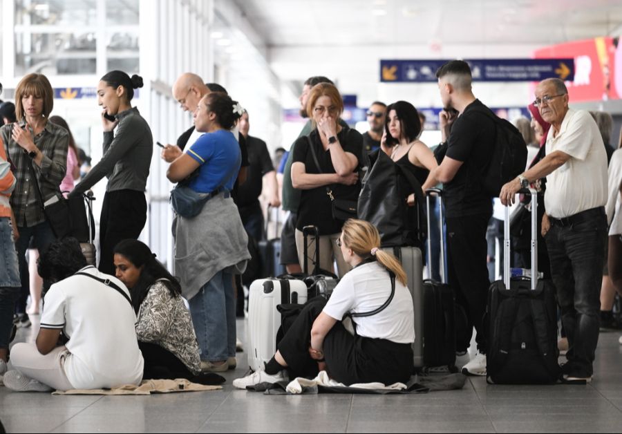 Streik Reisende Flughafen