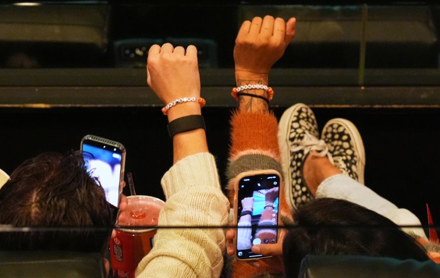 Auch viele Schweizer «Swifties» schauten sich den Film an.