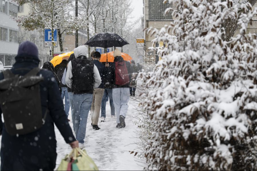 Am Montag kommt eine Kaltfront in die Schweiz, am Donnerstag ist Schnee bis ins Flachland wahrscheinlich.