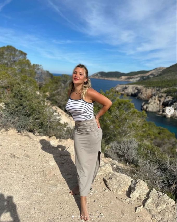 Evelyn Burdecki geniesst ihre freie Zeit gerne auf Ibiza. evelyn burdecki