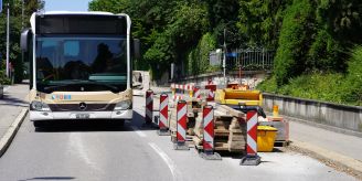 «Sass am Fenster» - Umkippende Ampel reisst Loch in Scheibe von Bus «Sass am Fenster» - Umkippende Ampel reisst Loch in Scheibe von Bus