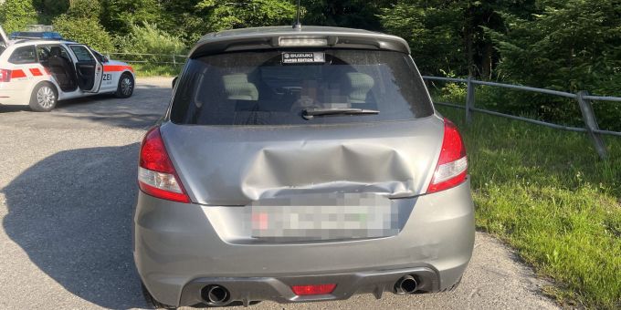 In Untereggen ereignete sich eine Auffahrkollision zwischen zwei Autos. Kollision in Untereggen