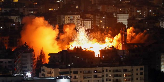 In Beirut kam es nach Angriffen Israels zu Explosionen. israel