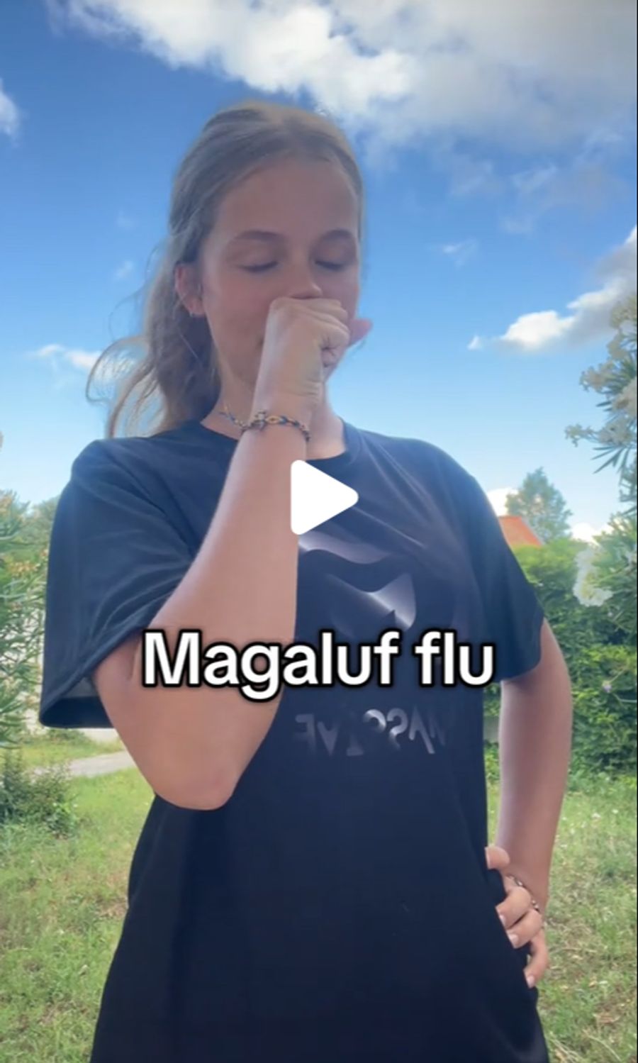 Eine von vielen: Wenige Tage nach ihrer Rückkehr berichtet eine Magaluf-Touristin auf Tiktok von ihren Symptomen. (Screenshot Tiktok)