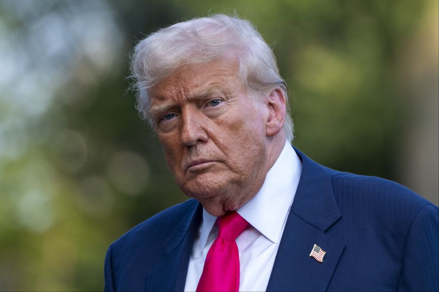 Berichte enthüllen immer mehr Verbindungen zwischen US-Präsident Donald Trump und Jeffrey Epstein.