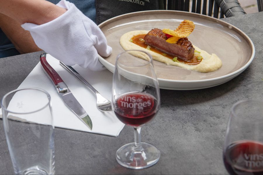 Wein Teller servieren Rot