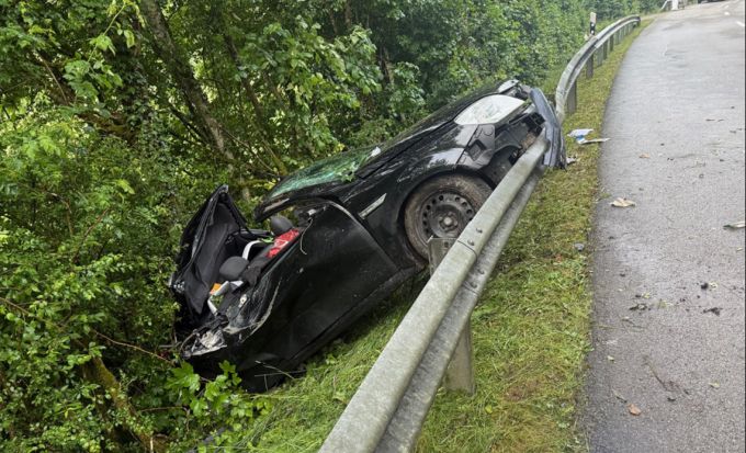 Der Junglenker (19) entfernte sich von der Unfallstelle. Junglenker