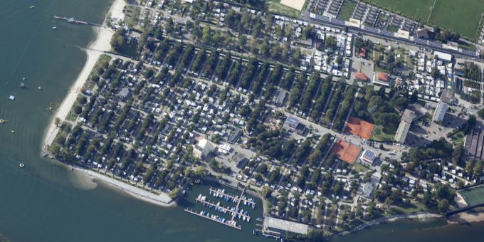 Der See-Zugang am Lago Maggiore ist vor allem den Campern und Besuchern vom Sportcenter gewährt. Lago Maggiore