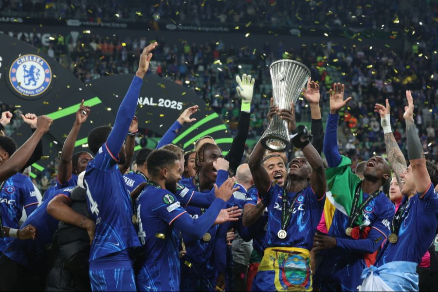 Damit ist Chelsea das erste Team, das alle europäischen Wettbewerbe – Champions League, Europa League, Conference League, Pokal der Pokalsieger und Super Cup – gewonnen hat.