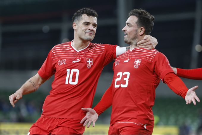 Granit Xhaka und Xherdan Shaqiri bald gemeinsam beim FCB? Fussball-Talk