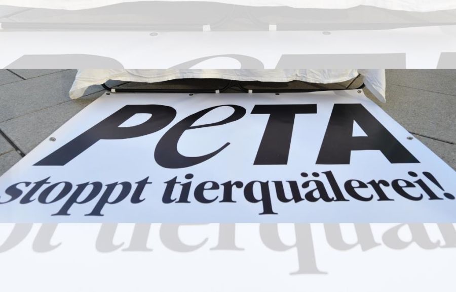 Die Tierschutzorganisation Peta hat Strafanzeige gegen die Schülerinnen eingereicht.