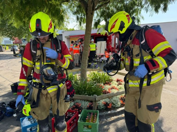 Grund für den Einsatz war Chlorgas in einem Technikraum. Chlorgas im Technikraum
