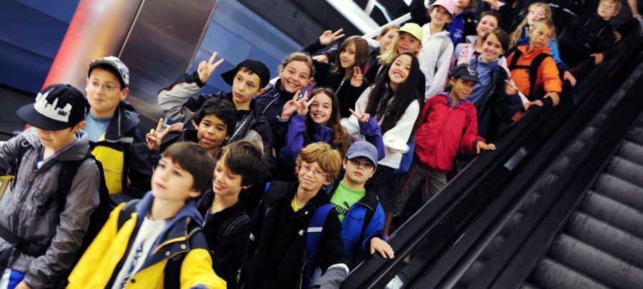 Derzeit seien viele Gruppenreisen wie Schulklassen unterwegs, heisst es bei der SBB.