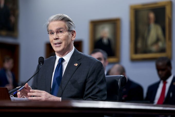 US-Verteidigungsminister Scott Bessent sagt, dass die Verhandlungen zwischen China und den USA ins Stocken geraten sind.