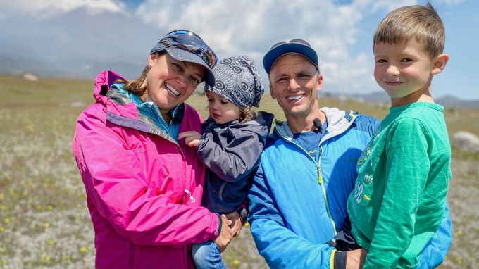 Karl Egloff und seine Familie liessen ihre Auswanderung von Ecuador in die Schweiz von «SRF bi de Lüt – Heimweh» begleiten. SRF