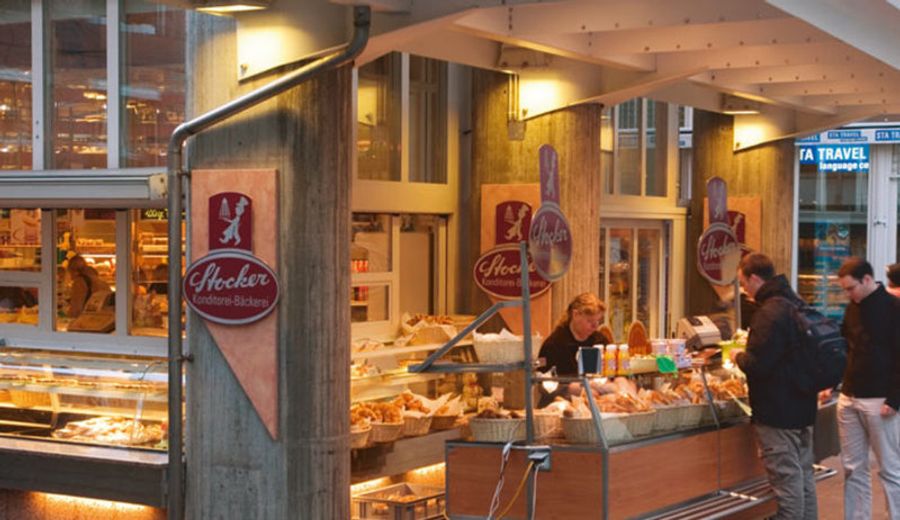 «Unser Chef holte sofort alle Glacés, Torten und Sandwiches ab», sagt eine Angestellte der Bäckerei Conditorei Stocker.