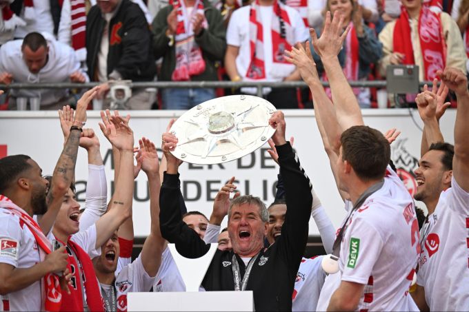 Friedhelm Funkel führt den 1. FC Köln in die Bundesliga. Friedhelm Funkel