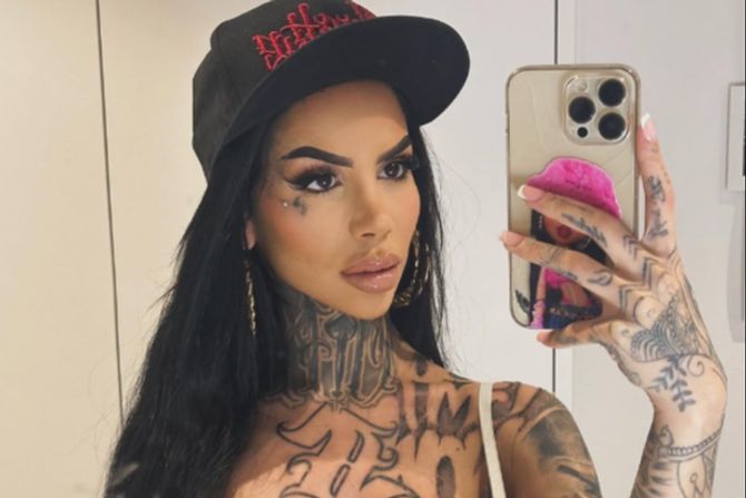 Mia Madisson
