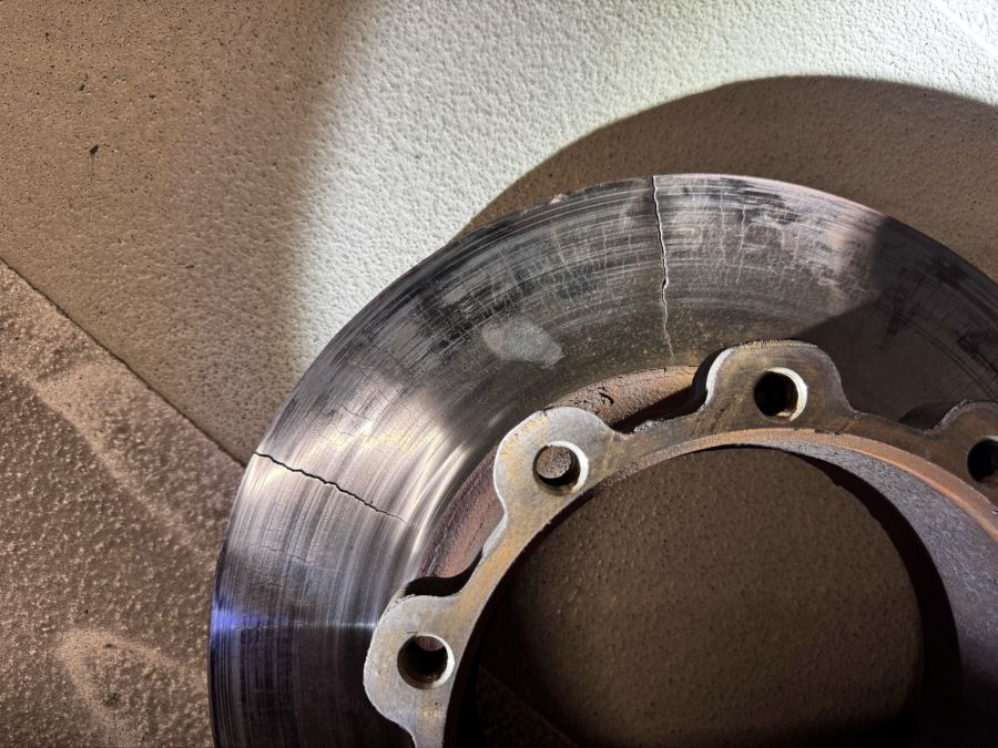 Der Fahrer wurde zur Anzeige gebracht.